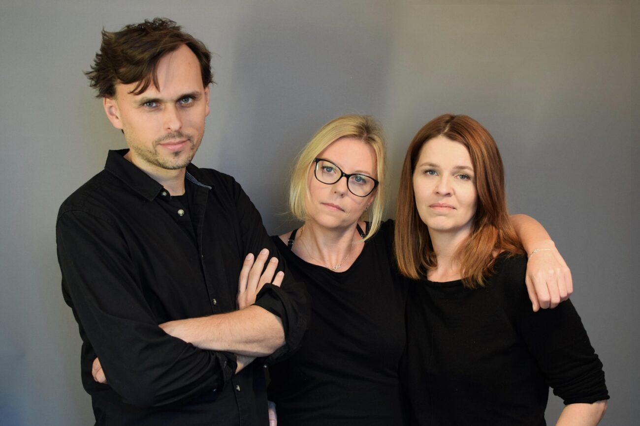 Na zdjęciu od lewej: Filip Domaszczyński, Dorota Sibińska oraz Marta Nowosielska, założyciele pracowni XY studio.